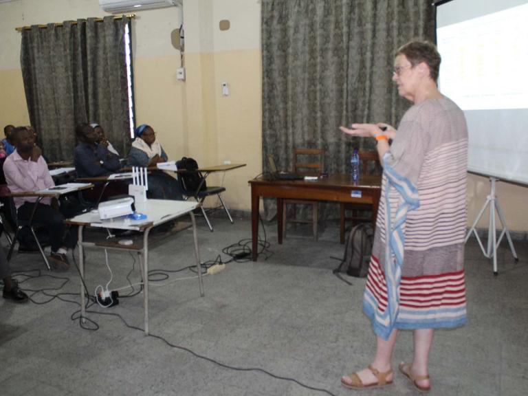 Enseignement des apprenants du CFOAC sur le concept Mono-Vision et sur le traitement de l’amblyopie avec Mme Christiane PASCHKE, université de Rostock
